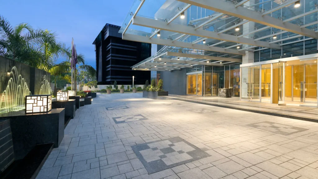 Hyatt-Regency-Lucknow-P061-Entrance.16×9